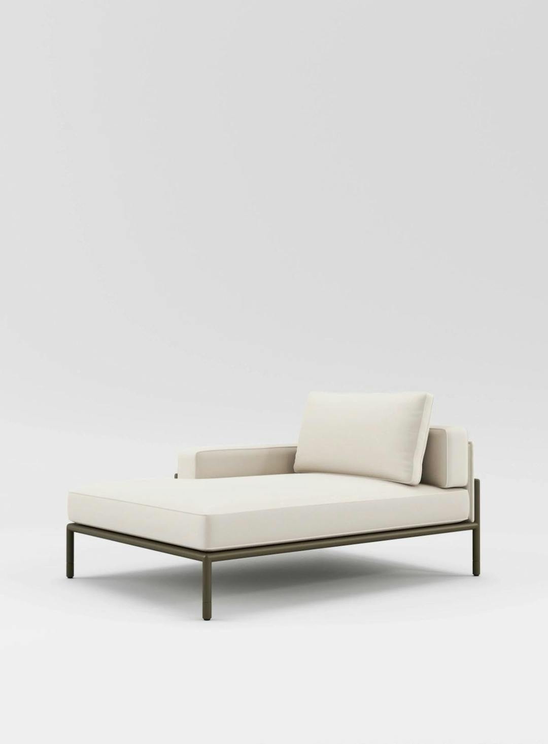 Moto Left Arm Daybed Sectional